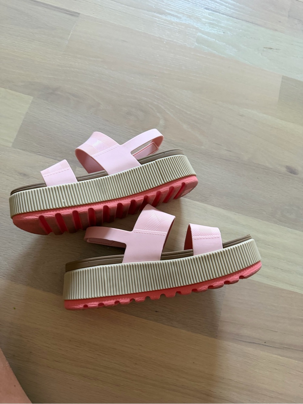 Reef Vista Higher Wedge English Rose 9 - Picture 10 of 12